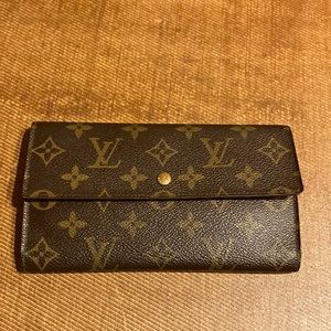 Louis Vuitton wallet vintage